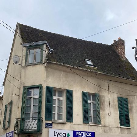 Joli Appart F2, Les 3 Croissants, Centre Ville Sens Exterior foto